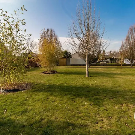 Familial Pres De La Loire Avec Grand Jardin, Parking Prive, Proche Saumur Et Activites Nautiques - Fr-1-622-40 *
